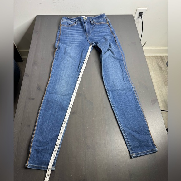 Frame Le High Skinny Jeans - Picture 9 of 10
